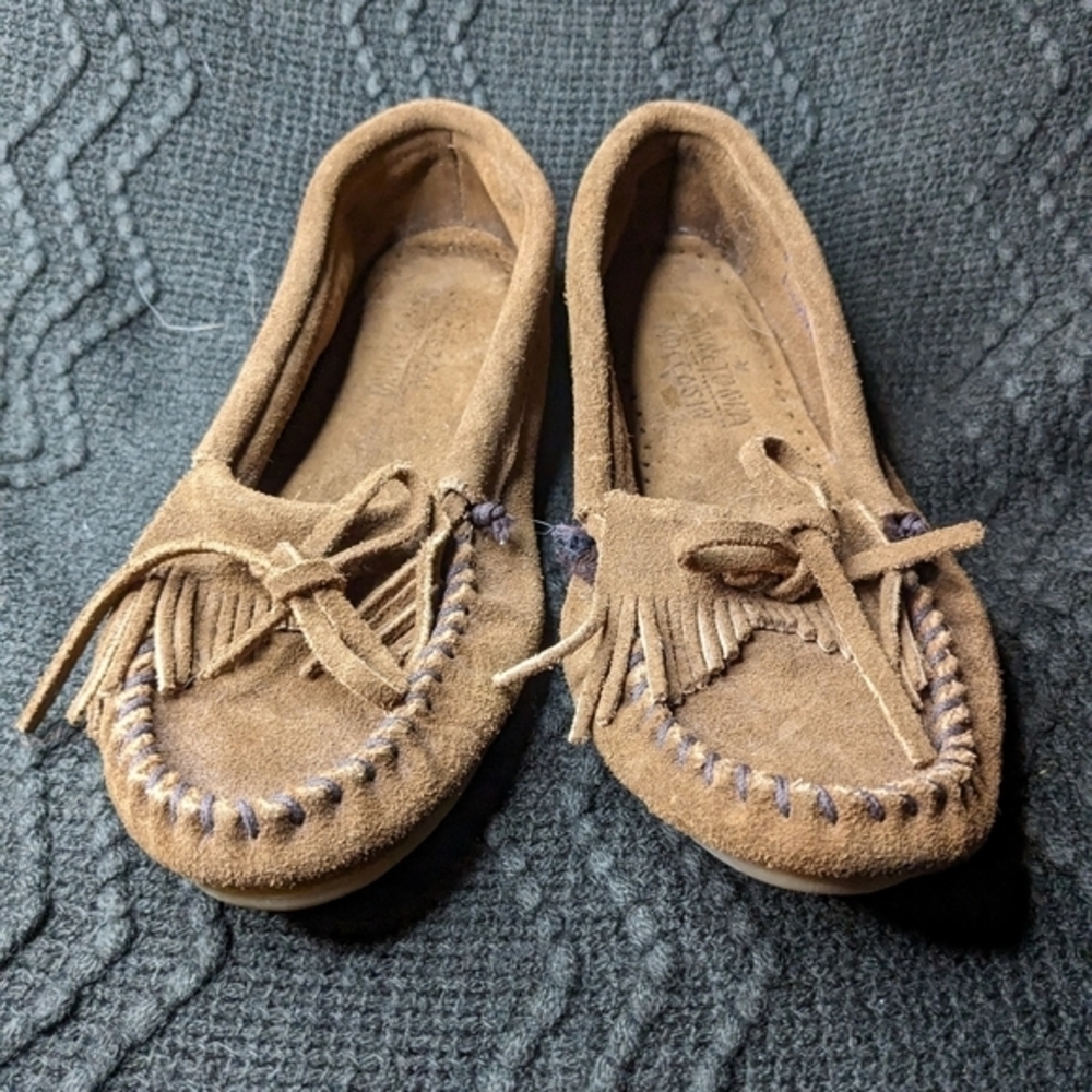 Minnetonka Size 6 Brown Leather Moccasins - Picture 2 of 8